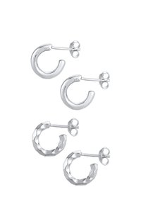 Ohrringe aus Sterlingsilber in Form von Creolen mit zwei Designs: eines glatt und das andere strukturiert mit facettiertem Finish. Jedes hat einen Stecker und eine Rückseite.
