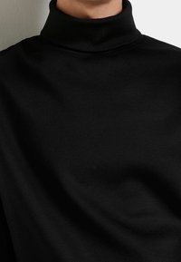 River Island Stickad tröja - black