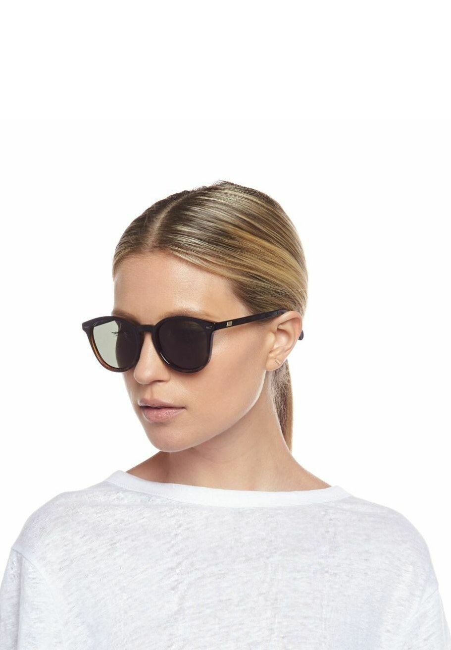 Le specs bandwagon sunglasses Clearance