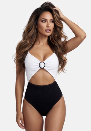 - Kostium kąpielowy