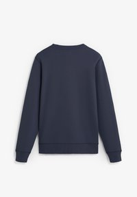 Mörkblå sweatshirt med rund halsringning, långa ärmar, ribbade muddar och fåll, med en slät yta och utan synliga grafik eller logotyper.