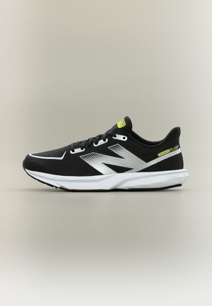 FLASH UNISEX - Pantofi de alergare pe asfalt - black/white