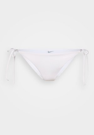 Balta bikini dugnų dalis su raišteliais šonuose, pagaminta iš lygios medžiagos. Priekyje ant juosmens esanti juoda logotipas.