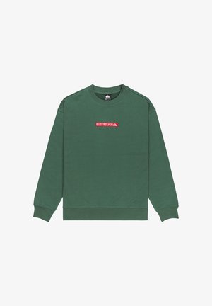 Sudadera de manga larga verde con cuello redondo y el logo rojo de Quiksilver centrado en el pecho.
