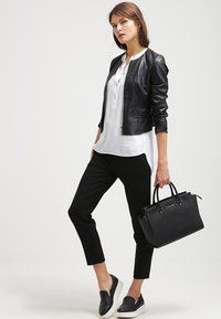 MICHAEL Michael Kors SELMA - Käsilaukku - black