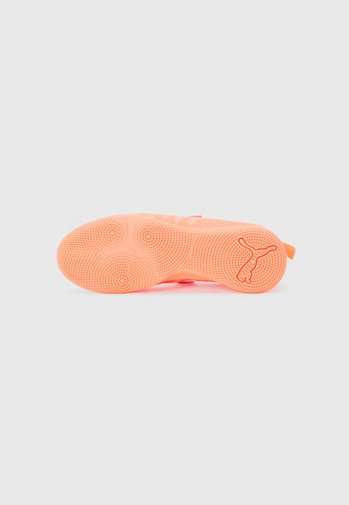 PUMA FUTURE 9 PLAY IT VELCRO - Indoor football boots - glowing red/white/black — foto 5
