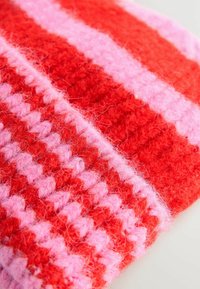 STRIPE - Čiapka - red pink