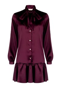 Burgunderfarbenes Satin-Kleid mit hohem Hals und übergroßem Schleifenverschluss. Verfügt über lange Puffärmel und einen gestuften Rock mit einem Rüschenabschluss. Sechs Knopfverschluss.