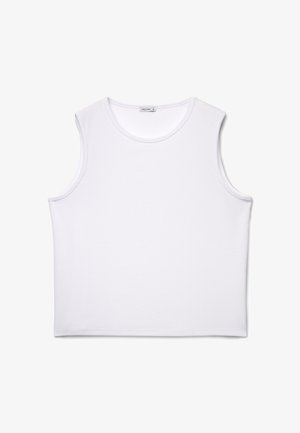 Weißes ärmelloses geripptes Crop-Top mit rundem Ausschnitt, aus weichem Stoff, flach auf weißem Hintergrund liegend.