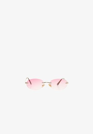 Lunettes de soleil ovales sans monture avec branches métalliques dorées et verres roses dégradés s’estompant en transparent en bas sur fond blanc.