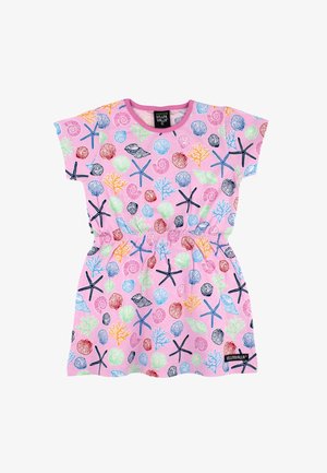 Pinkes Kindermädchenkleid mit kurzen Ärmeln, farbenfrohem Meeresthema-Muster mit Seesternen, Muscheln und Korallen, elastischer Taille und Villervalla-Label.