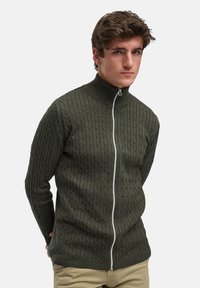 Kronstadt CABLE - Chaqueta de punto - army mix
