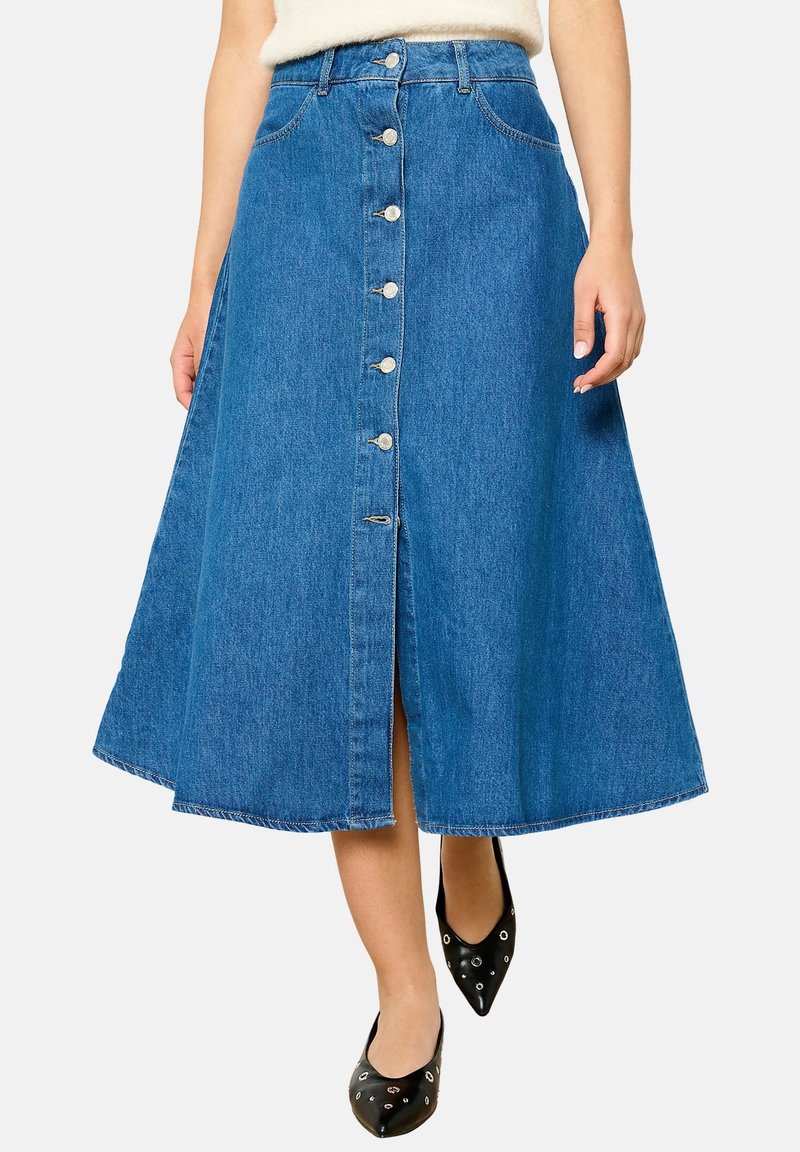 Lichte blauwe denim A-lijn rok met een frontale knoopsluiting, zijzakken en een knielange zoom. Soepele textuur en getailleerde pasvorm.
