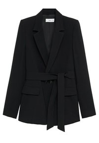 Blazer noir sur mesure avec revers, manches longues, poches à rabat avant, double boutonnière et une ceinture assortie en tissu nouée à la taille.