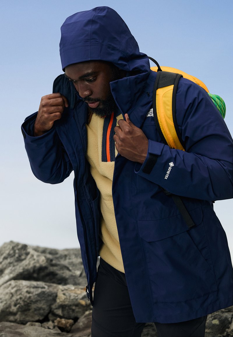 The North Face SARNEN GORE-TEX TRICLIMATE THREE IN ONE - Vandeniui atspari striukė - eagle blue