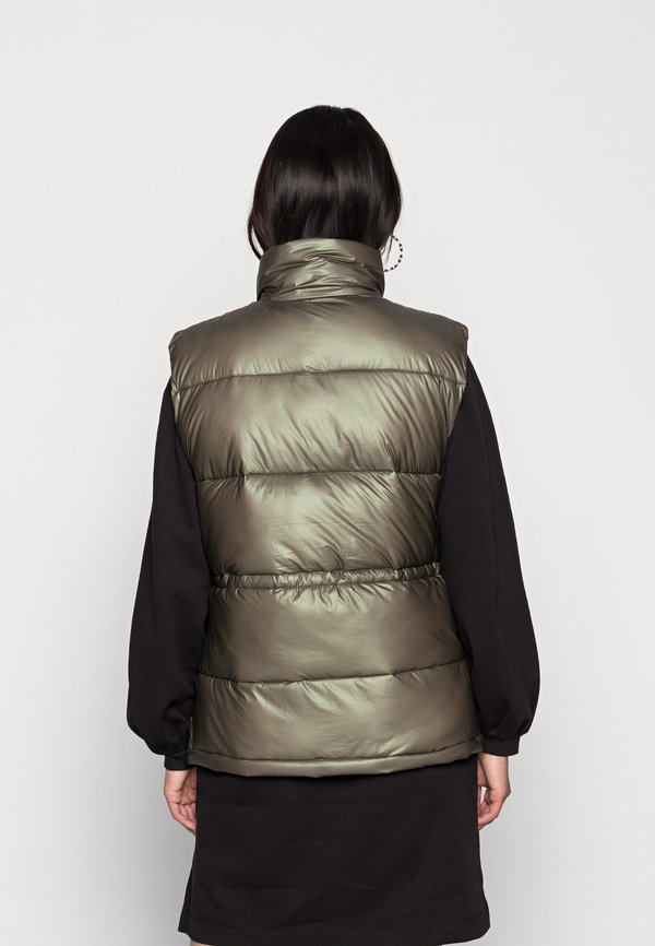 IHEllette - Waistcoat2