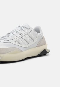 adidas Originals Sneakers - white