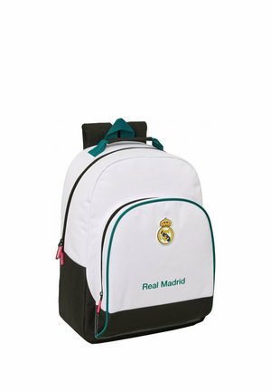 Biało-czarny plecak Real Madrid z zielonymi akcentami, przednia kieszeń na zamek oraz logo i napis Real Madrid na przedniej kieszeni.