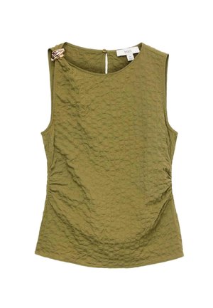 Top senza maniche verde oliva in tessuto testurizzato, con arricciatura laterale e un dettaglio decorativo dorato vicino alla spalla. Chiusura sul retro con bottoni.