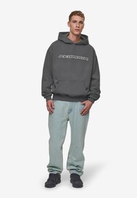 Pegador ALDEN szary denim