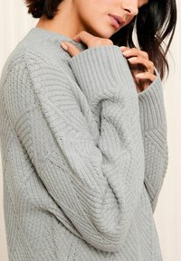 Friends Like These DIAMOND CABLE - Pulóver - grey