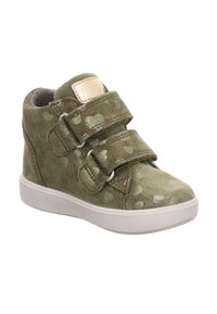 Grüne Velcro-Hochtop-Sneaker aus weichem Wildleder, mit einem herzförmigen Muster und einer weißen Gummisohle. Akzentuiert mit einem goldenen Label.