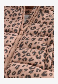 Unausgewählt, brown