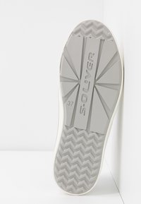 s.Oliver Trainers - light grey