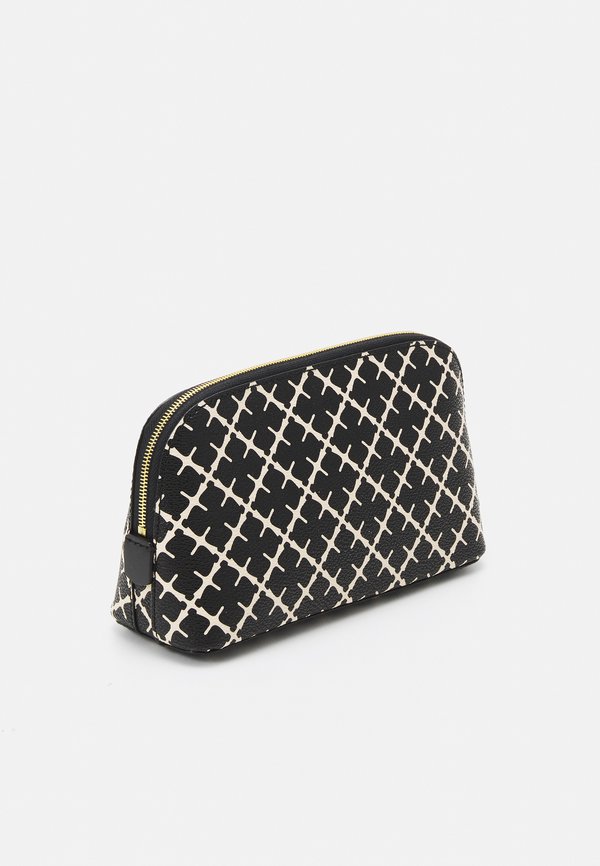 BAE SMALL - Wash bag2