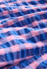 Next REGULAR FIT-GINGHAM - Šortai - pink blue