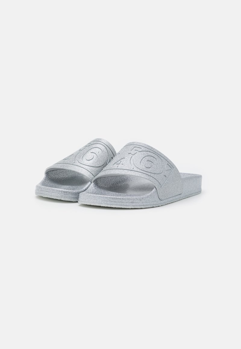 Damen Sneaker | MM6 Maison Margiela HOTEL POOL SLIDES Badesandale silver/silberfarben - DI09439 Damen Sneaker | MM6 Maison Margiela HOTEL POOL SLIDES Badesandale silver/silberfarben - DI09439