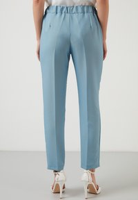 LELA REGULAR FIT - Hlače - light blue