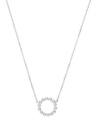 Collana d'argento con pendente circolare decorato con piccoli accenti sferici, attaccata a una delicata catena.