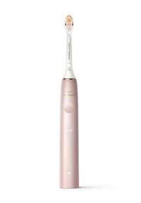 Spazzolino elettrico con manico rosa opaco, accenti argentati e testa del pennello trasparente con setole multicolori.