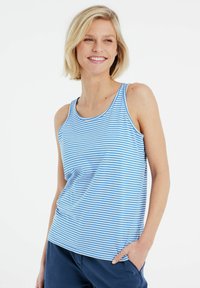 Top in cotone a righe blu e bianche, con scollo rotondo e vestibilità rilassata, caratterizzato da dettagli di cucitura visibili sul collo e sulle aperture delle braccia.