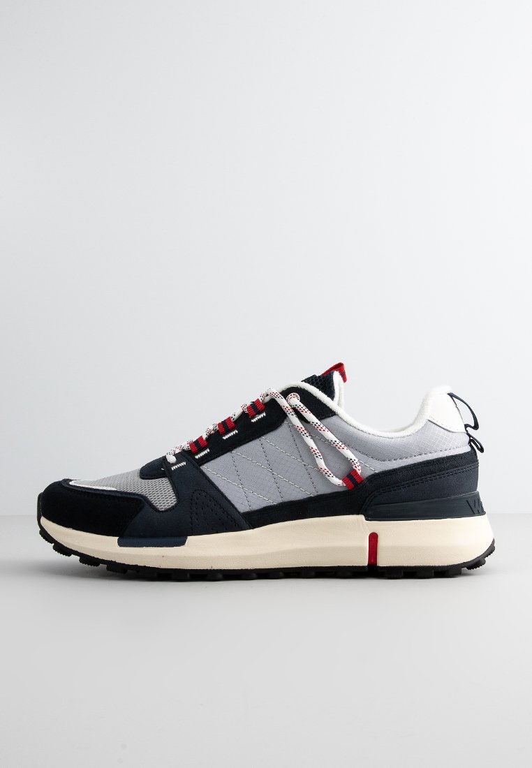Sneakers low