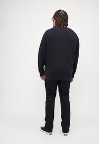 Thumbnail Image 4