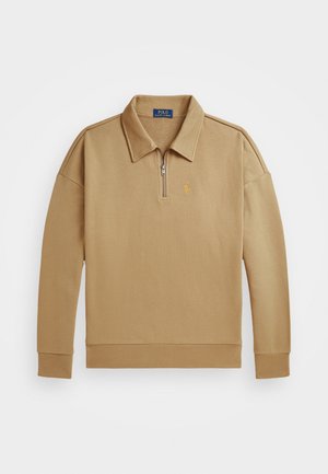 Beżowy sweter z długim rękawem, kołnierzem i półzamkiem, z małym żółtym logo Polo Ralph Lauren na piersi.