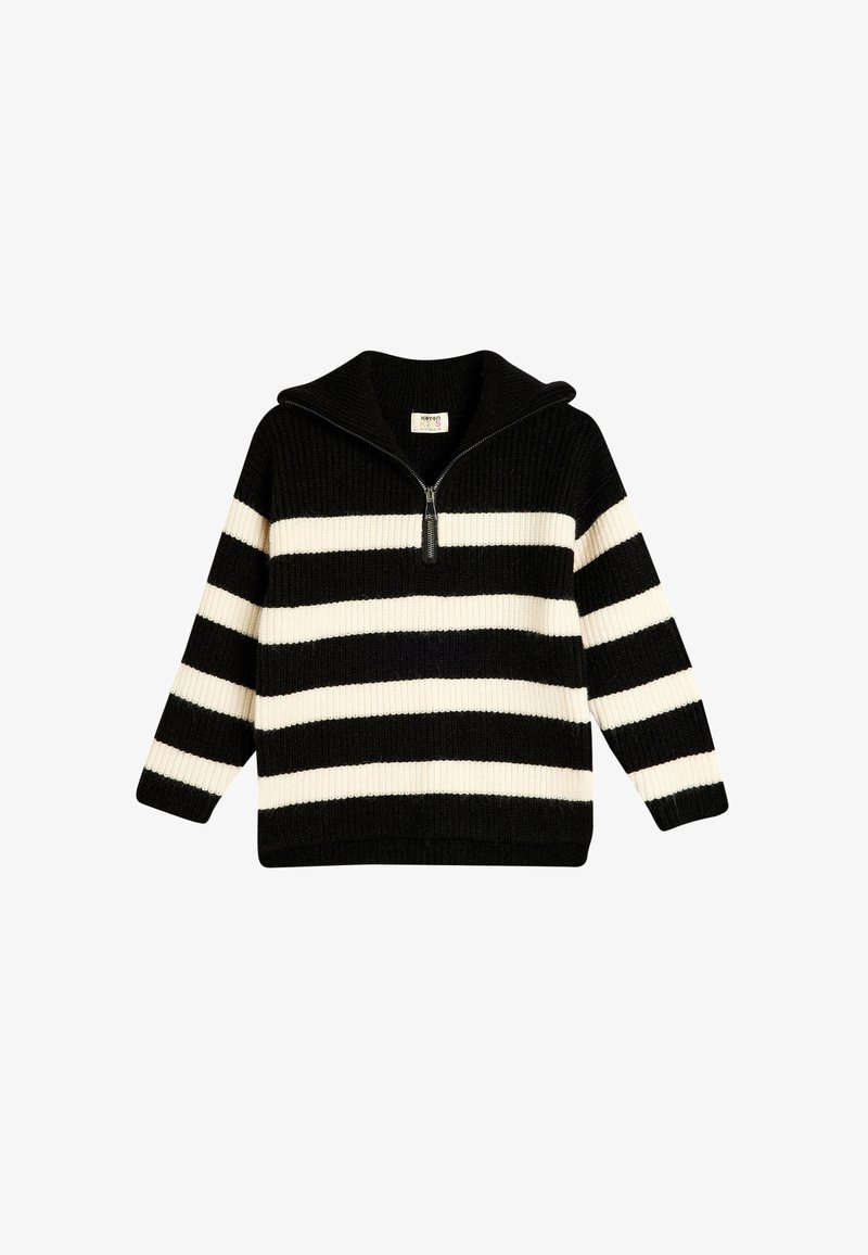Gestreiftes Schwarz-Weiß-Strickpullover mit hohem Kragen und Viertelreißverschluss; hat eine gerippte Textur und lange, schmal zulaufende Ärmel.