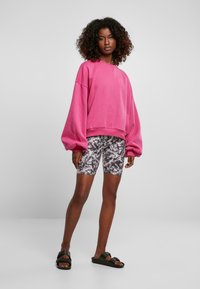 Urban Classics OVERSIZED TRIANGLE CREW NECK - Melegítőfelső - brightviolet