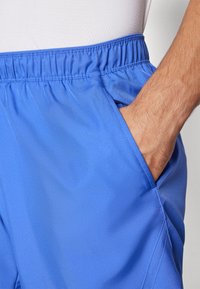 Nike Performance COURT VICTORY - Sport rövidnadrágok - astronomy blue/white