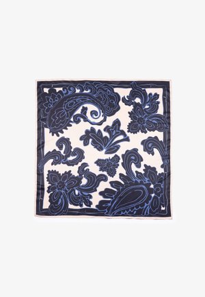 Silketørklæde med marineblå paisley- og blomsterdesign på en cremefarvet baggrund, med en kontrastfyldt marineblå kant og en glat tekstur.