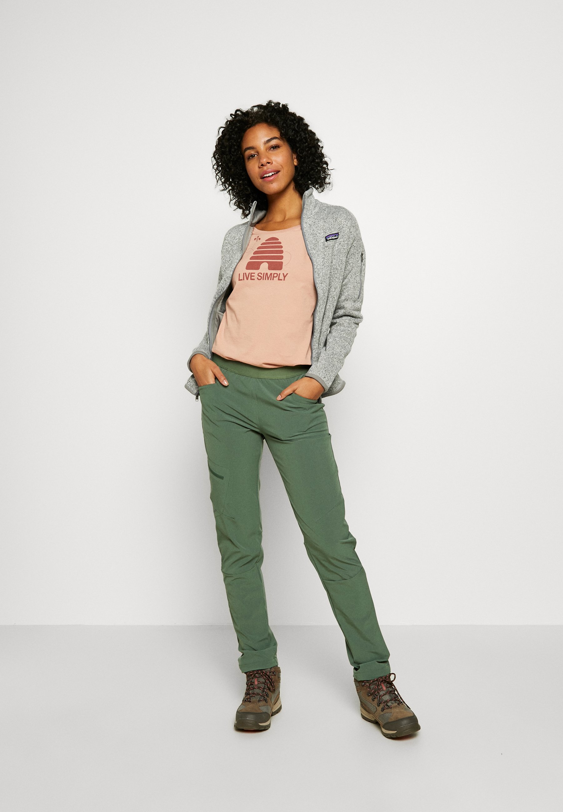 Patagonia CHAMBEAU ROCK PANTS Bukse camp greengrønn Patagonia CHAMBEAU ROCK PANTS Bukse camp greengrønn