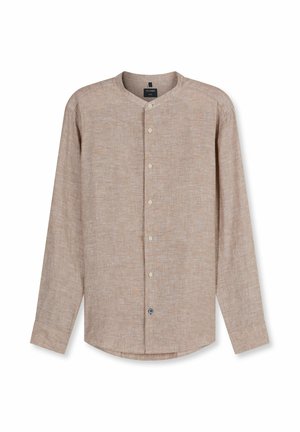 Beige blouse met lange mouwen en knopen, met een mandarijnkraag, gestructureerde stof en een blauwe knoopdetail onderaan.