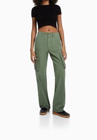 Bershka Kapsáče - khaki