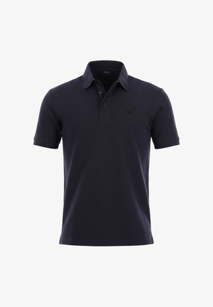 Donkerblauw polohemd met korte mouwen, een kraag, twee knopen en een klein wapenlogo op de linkerbovenkant.