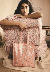 Cath Kidston Velika torba - red pink cupids