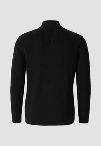 Zwart gebreid sweater met een hoge kraag, geribbelde textuur, lange mouwen en een logo-label op de linkerschouder. Geschikt voor lagen.