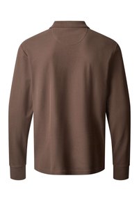 Bruine poloshirt met lange mouwen, van achteren gezien, met een platte kraag en geribde manchetten aan de mouwen.