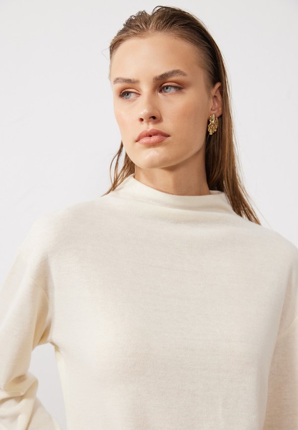 AF-SS25-D024-CK HEAVY FAKE KNIT TURTLE / 003 - OFF-WHITE - Jumper2